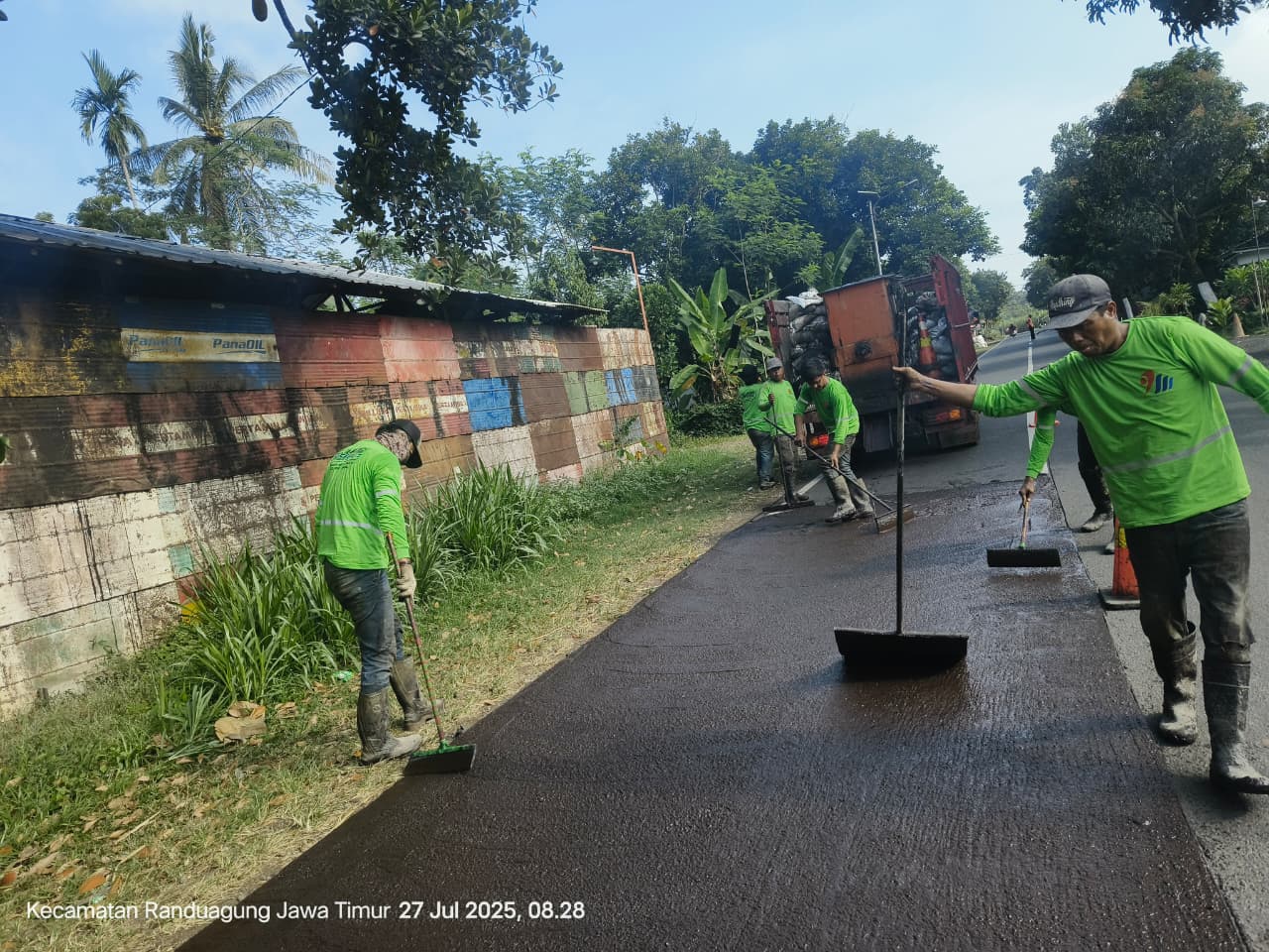 Mengenal Emulsi Aspal Kationik untuk Overlay Cepat